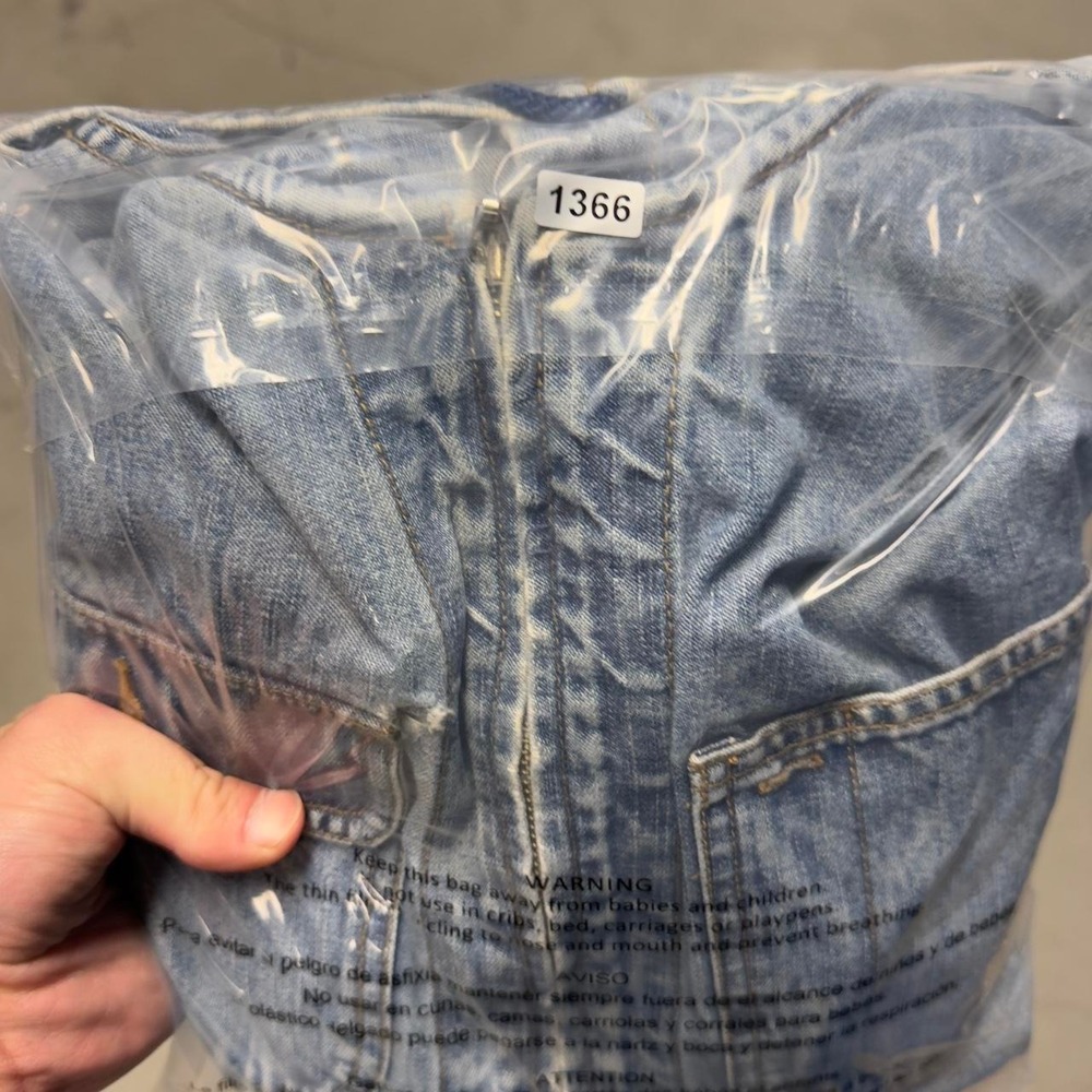 Vintage 90s L.A. Blues women's hooded denim chore jacket - Picture 6 of 6